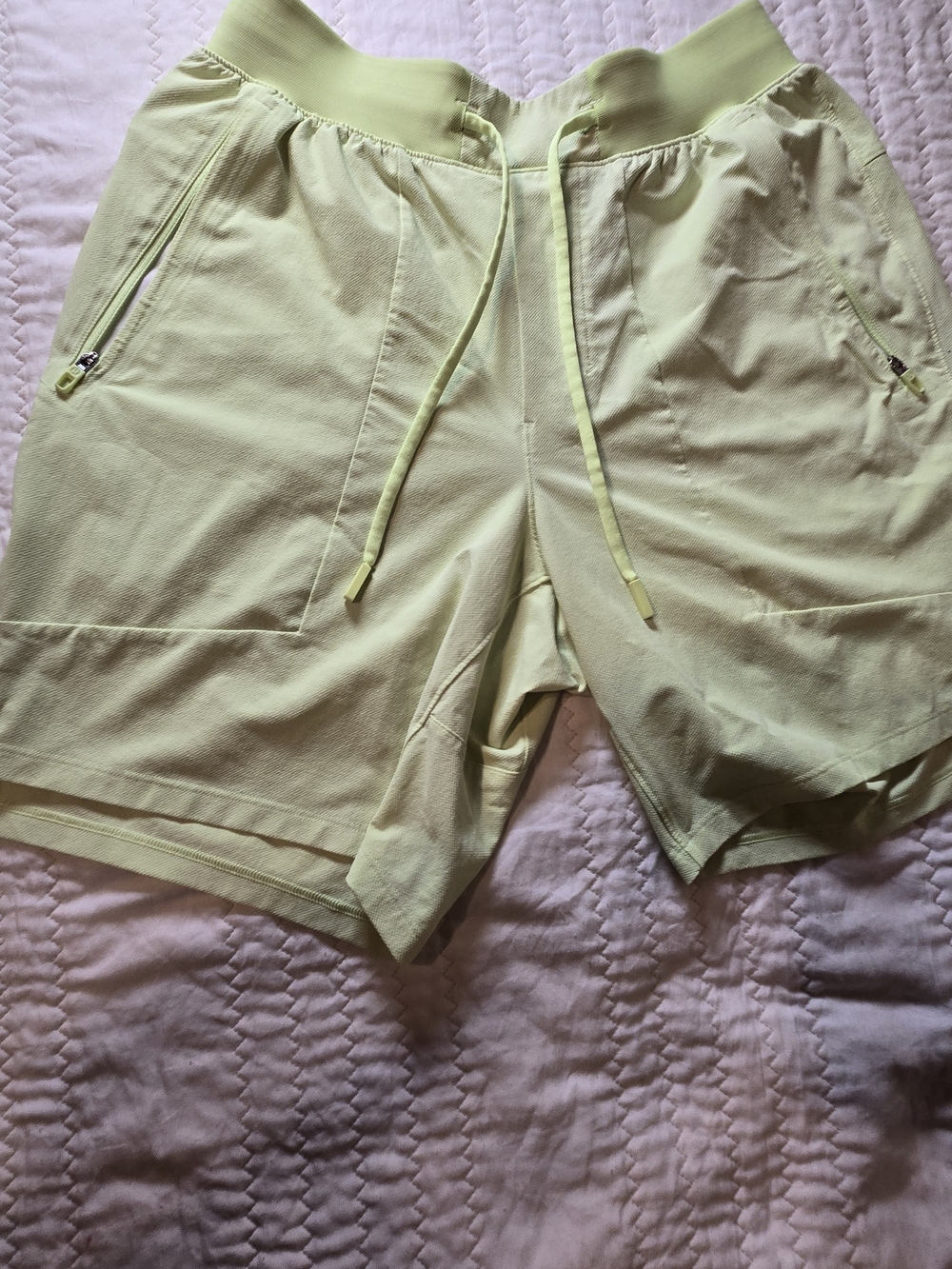 Lululemon Surge Short 6" Lined Athletic Shorts Green